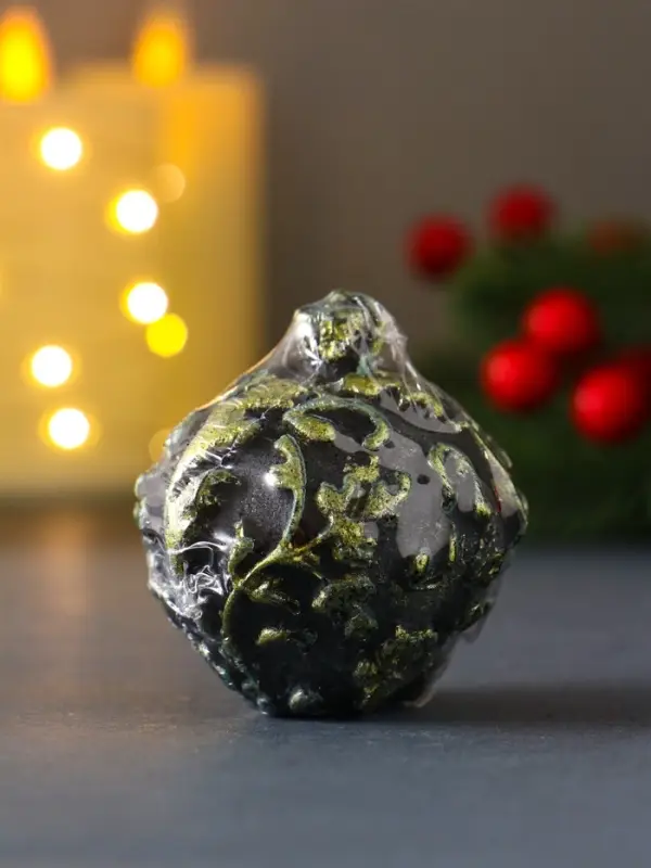 Свеча "Новогодний шарик", 55х55 мм, светло-зеленая роспись