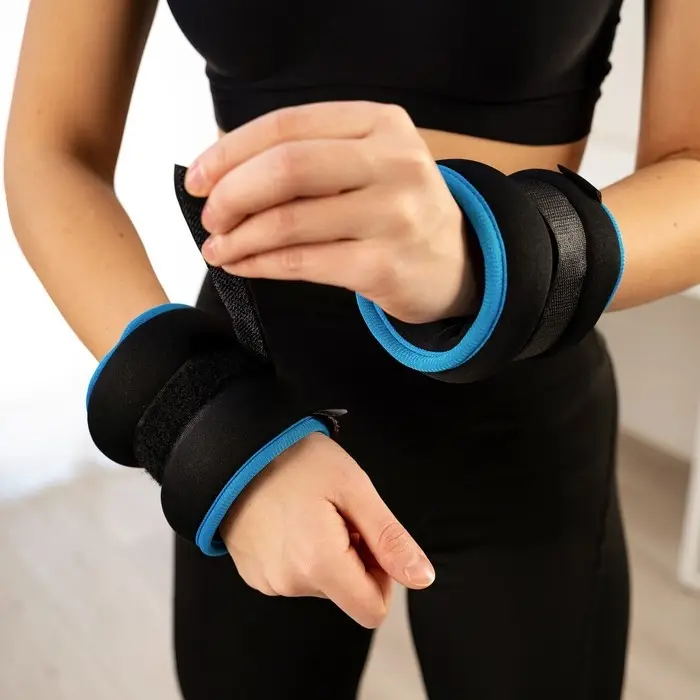 Утяжелители неопреновые ONLYTOP, 2 шт.&times;0.5 кг, чёрные, голубые