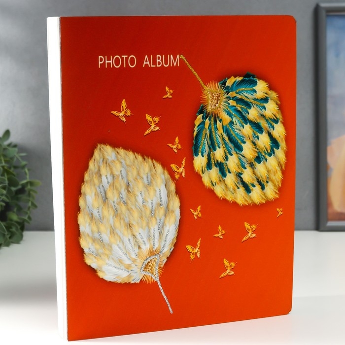 Фотоальбом на 100 фото 13х18 см Фотоальбом на 100 фото 13х18 см "Опахало из перьев и бабочки" в коробке, дерево 29,5х4х23 см 75755