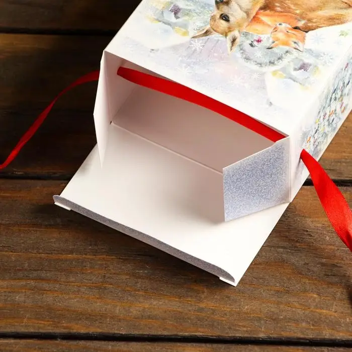 Подарочная коробка «Игрушка на елку», 11×6×11 см Подарочная коробка «Игрушка на елку», 11×6×11 см