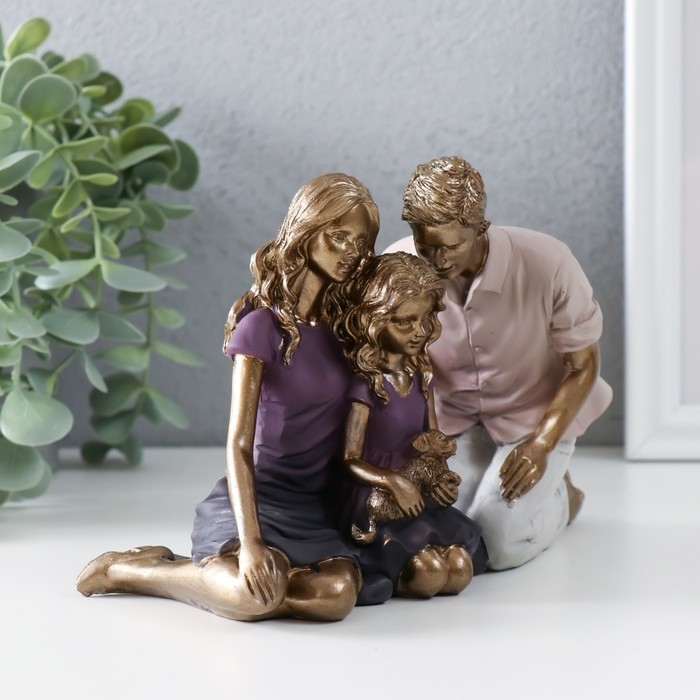 Сувенир полистоун Сувенир полистоун "Родители, я и наш щенок" бронза, фиолетовый 17,5х7,5х12 см