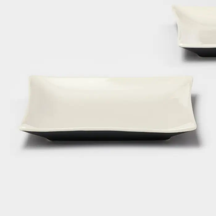 Тарелки Magistro Matt black, 15&times;2 см, набор 2 шт., квадратные, фарфор, белые, чёрные