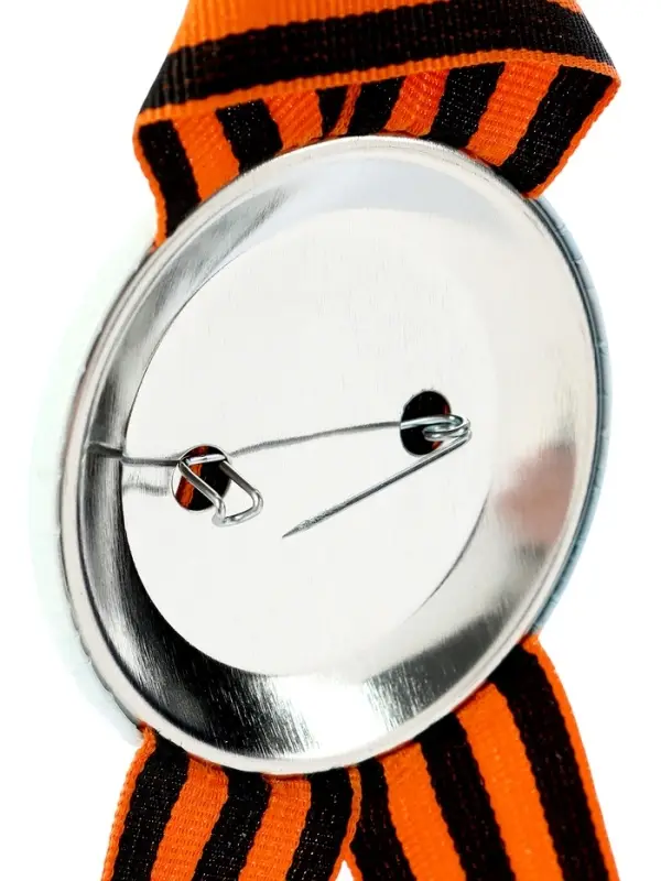 Значок закатной с георгиевской лентой «9 мая» Значок закатной с георгиевской лентой «9 мая»