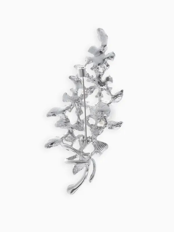 Брошь &laquo;Букет с жемчугом&raquo;, белая в серебре