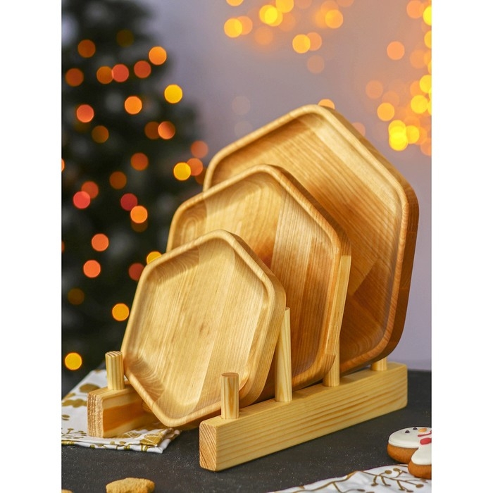 Подарочный набор деревянной посуды Adelica «Ромб», тарелки 3 шт, подставка: d=24 см, d=20 см, d=16 см, берёза Подарочный набор деревянной посуды Adelica «Ромб», тарелки 3 шт, подставка: d=24 см, d=20 см, d=16 см, берёза