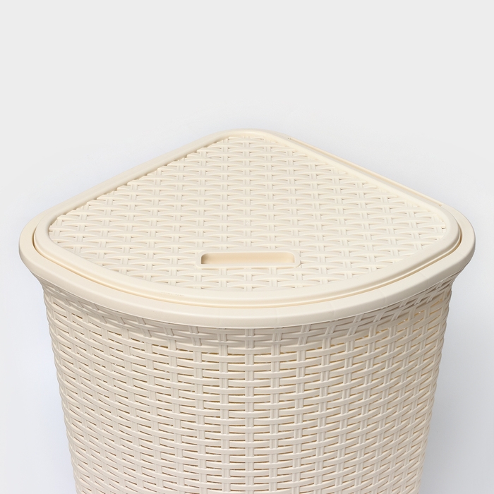 Корзина для белья угловая с крышкой «Ротанг», 60 л, 40×40×58 см, цвет слоновая кость Корзина для белья угловая с крышкой «Ротанг», 60 л, 40×40×58 см, цвет слоновая кость