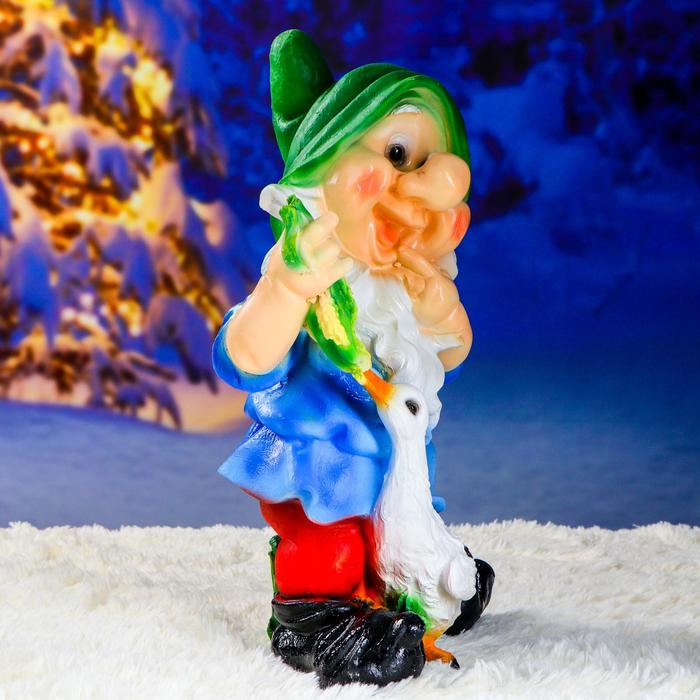 Садовая фигура "Гном с уткой" 18х24х49см