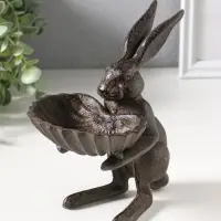 Сувенир чугун подставка, кормушка для птиц "Заяц с ракушкой" 14х11,5х16,5 см