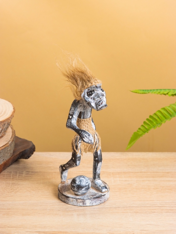 Сувенир «Абориген с мячом», 9×8×17 +/- 1 см, дерево Сувенир «Абориген с мячом», 9×8×17 +/- 1 см, дерево