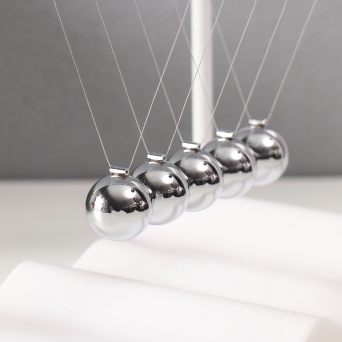 Маятник пластик Маятник пластик "Шары Ньютона. Водопад" белый 12,4х18,8х19,6 см