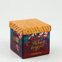 Подарочный набор «Сказочного года»: чай (50 г), конфеты (110 г), печенье брауни (120 г) Подарочный набор «Сказочного года»: чай (50 г), конфеты (110 г), печенье брауни (120 г)