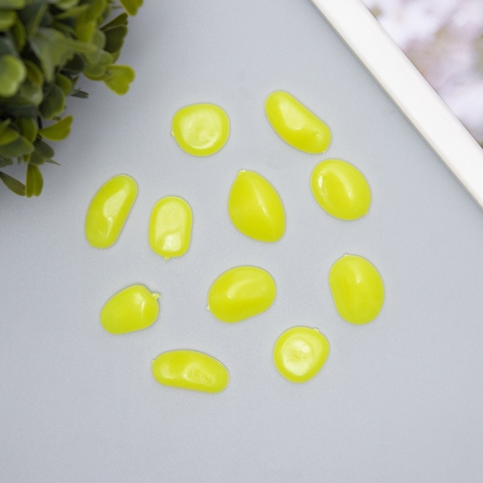 Декор для творчества пластик светится в темноте  Декор для творчества пластик светится в темноте "Жёлтые камешки" набор 12 шт