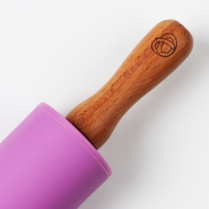 Скалка Bakery, 31 х 4 см, силикон, дерево, цвет фиолетовый Скалка Bakery, 31 х 4 см, силикон, дерево, цвет фиолетовый