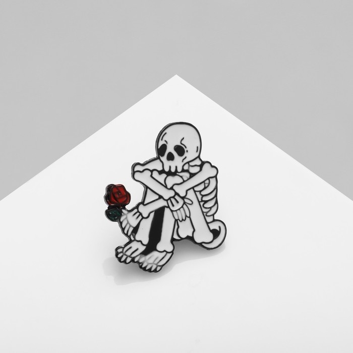 Значок «Вечная любовь», цвет чёрно-белый в чёрном металле Значок «Вечная любовь», цвет чёрно-белый в чёрном металле