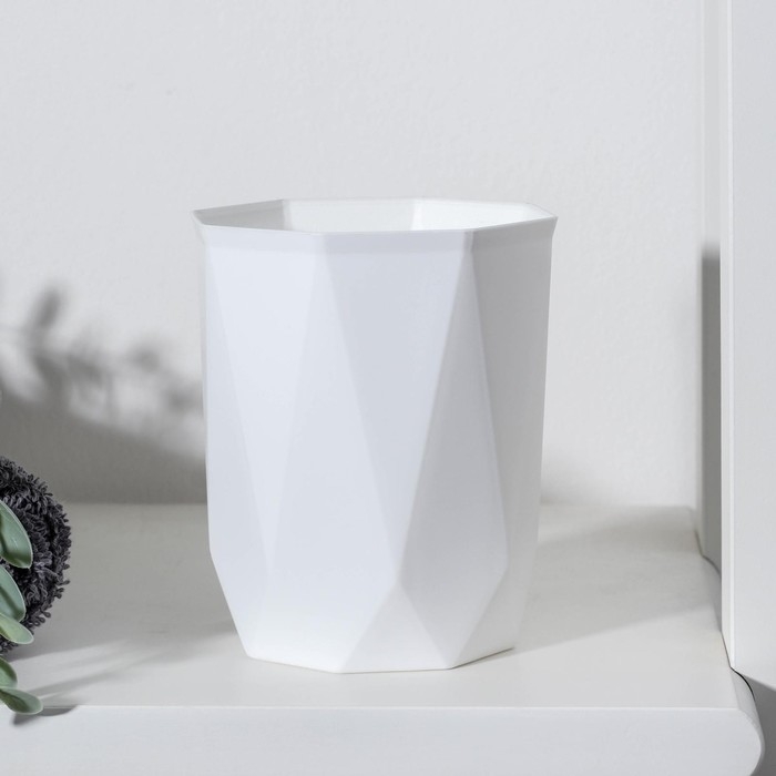 Стакан для зубных щёток «Призма», 9,5×9,5×11 см, цвет белый