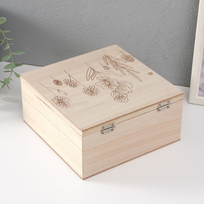 Шкатулка дерево  Шкатулка дерево "Полевые растения" 18х18х9 см
