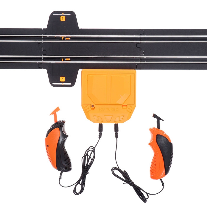 Автотрек «Турбо кросс», с 4 машинами работает от сети, длина трека 8,38 м. Автотрек «Турбо кросс», с 4 машинами работает от сети, длина трека 8,38 м.