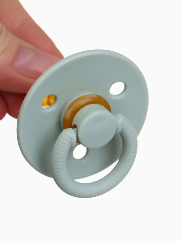 Набор классических пустышек, 2 шт., латекс, цв.айвори/зеленый, в контейнере, от 0 +., M&B Набор классических пустышек, 2 шт., латекс, цв.айвори/зеленый, в контейнере, от 0 +., M&B