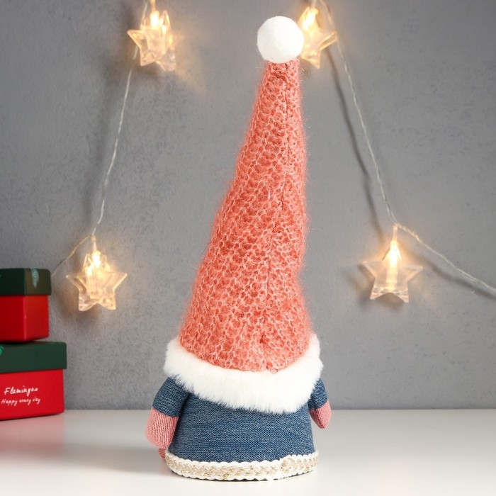 Кукла интерьерная свет Кукла интерьерная свет "Дед Мороз в розовом вязаном колпаке" 32х12х11 см