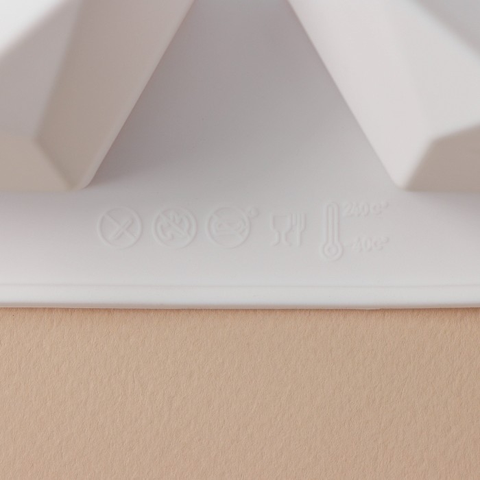 Форма для муссовых десертов и выпечки KONFINETTA «Грани», силикон, 29,5×17,2 см, 8 ячеек (5,6×6,4×4,5 см), цвет белый Форма для муссовых десертов и выпечки KONFINETTA «Грани», силикон, 29,5×17,2 см, 8 ячеек (5,6×6,4×4,5 см), цвет белый