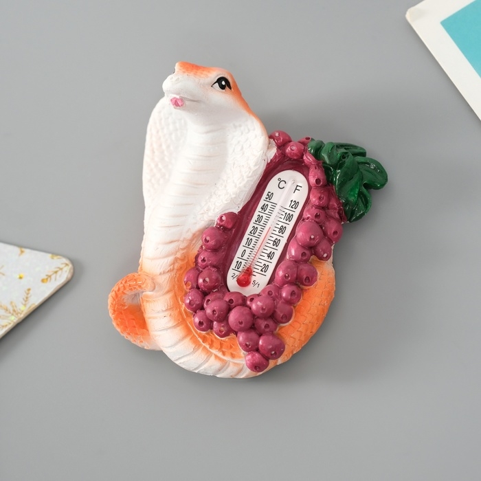 Магнит полистоун  Магнит полистоун "Кобра с термометром овощем/фруктом" МИКС 5х2х7 см