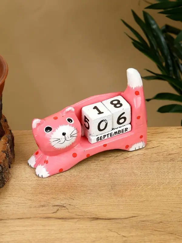 Календарь настольный Календарь настольный "Кошка" дерево 13х4х10 см, цв. розовый