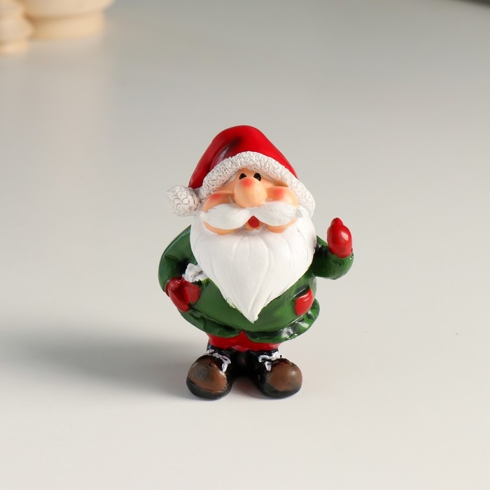 Сувенир полистоун  Сувенир полистоун "Дед Мороз в зелёном кафтане в колпаке, весельчак" МИКС 6х4х7,8 см