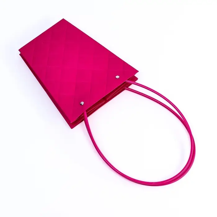 Сумка для цветов тиснение малина влагостойкая, чёрный ручки, 17&times;17 - 11.5&times;11.5 - 20 см