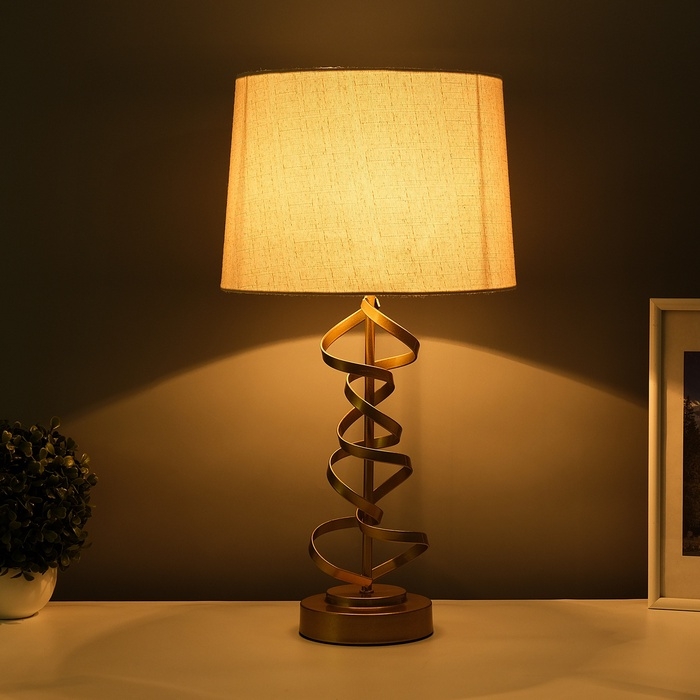 Настольная лампа с абажуром RISALUX «Малави», Е27, 40 Вт, золото, фигурное основание, 28×28×54 см Настольная лампа с абажуром RISALUX «Малави», Е27, 40 Вт, золото, фигурное основание, 28×28×54 см