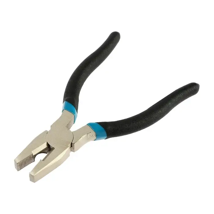 Плоскогубцы комбинированные ТУНДРА, никелированные, обрезиненные рукоятки, 160 мм Плоскогубцы комбинированные ТУНДРА, никелированные, обрезиненные рукоятки, 160 мм