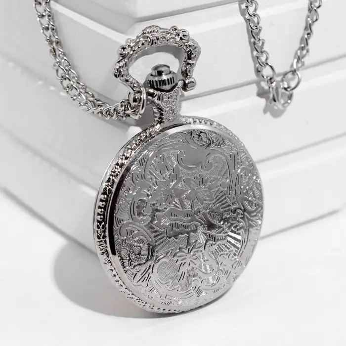 Часы карманные &laquo;СССР&raquo;, кварцевые, d=4.7 см, серебристые