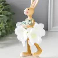 Сувенир полистоун "Зайка в цветочной юбочке, с капустой" 4,8х4,5х15,2 см