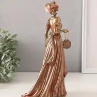 Фигурка полистоун &laquo;Дама в платье со шлейфом, с сумочкой, в шляпке&raquo;, 14&times;11&times;26 см