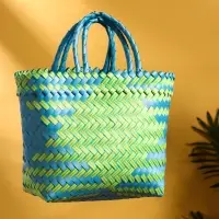 Сумка плетёная пластиковая 30х10х33 см, цв. сине-жёлтый Сумка плетёная пластиковая 30х10х33 см, цв. сине-жёлтый