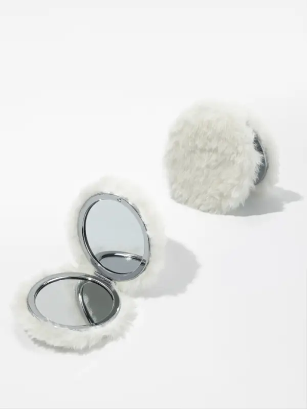 Зеркало складное «Мех», d=8 см, с увеличением, с искусственным мехом, белое