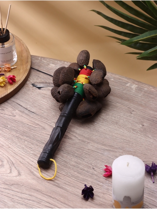 Сувенирный музыкальный инструмент Сувенирный музыкальный инструмент "Маракас" махагон, орехи кемири, 30х15х5 см