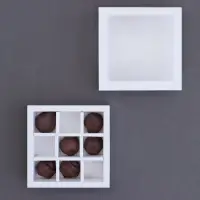 Коробка для 9 конфет, белая, 13.8&times;13.8&times;3.8 см