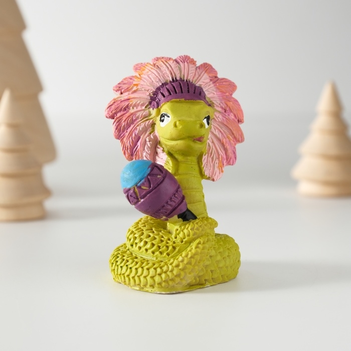 Сувенир полистоун Сувенир полистоун "Змея-индеец с маракасом" 4,6х6 см