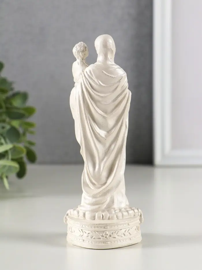 Фигура гипс "Дева Мария с младенцем", 14х5 см, перламутр Фигура гипс "Дева Мария с младенцем", 14х5 см, перламутр