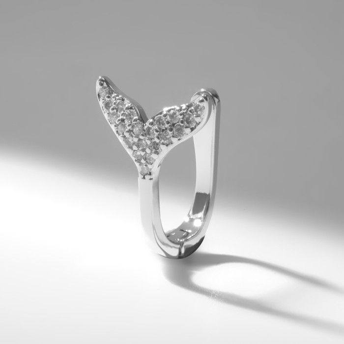 Пирсинг в ухо (хеликс) «Хвост» кита, цвет белый в золоте Пирсинг в ухо (хеликс) «Хвост» кита, цвет белый в золоте