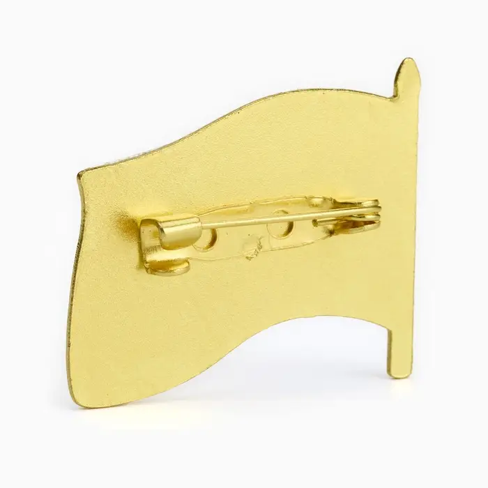 Значок «Флаг 9 мая», 3×2.5 см, цветной в золоте Значок «Флаг 9 мая», 3×2.5 см, цветной в золоте