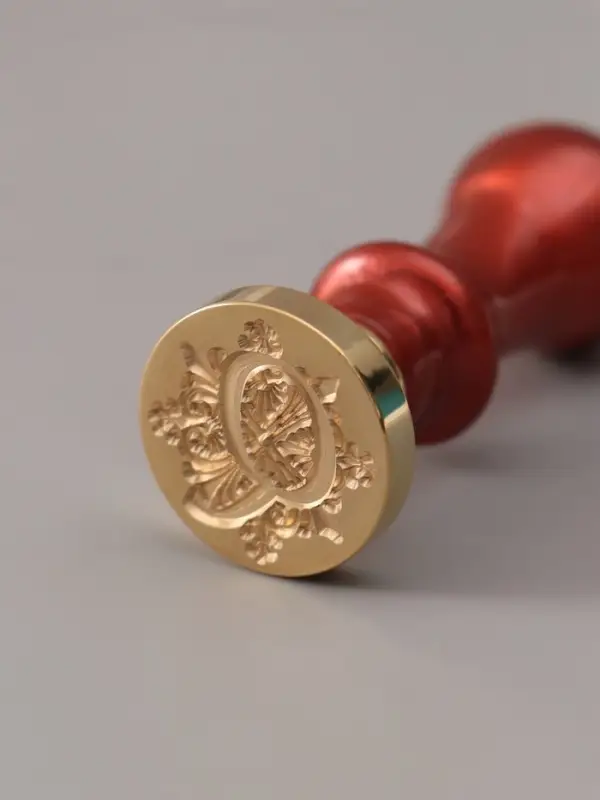 Печать для сургуча с пластиковой ручкой &laquo;Буква Q на вензеле&raquo;, 2.5&times;2.5&times;6.3 см