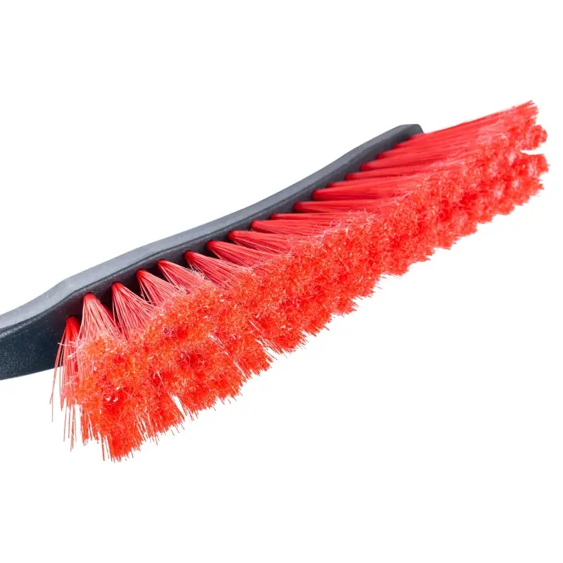 Щётка-скребок AVS WB-6318 (62 cм), мягкая ручка, распушенная щетина.