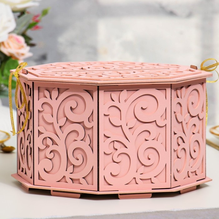 Семейный банк с вензелями, пудровый, мдф, 27х27х16,5 см Семейный банк с вензелями, пудровый, мдф, 27х27х16,5 см