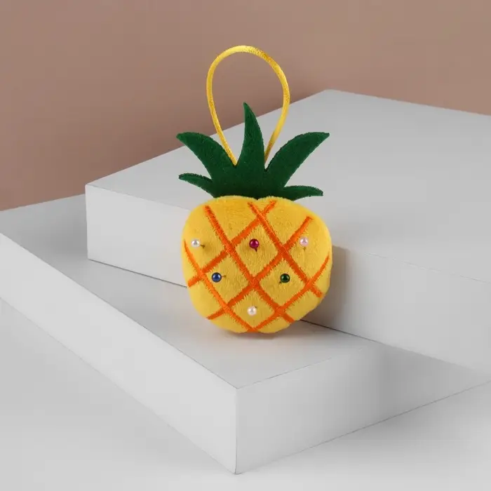Игольница с петлёй &laquo;Ананас&raquo;, 6.5&times;6.5&times;3 см, жёлтая