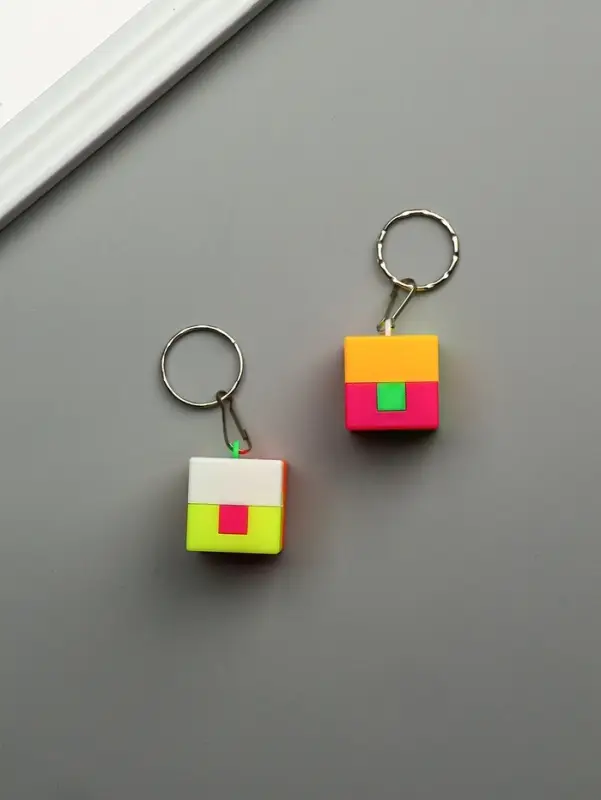 Брелок для ключей на кольце &laquo;Кубик - головоломка&raquo;, пластик, 3.5&times;3.5 см