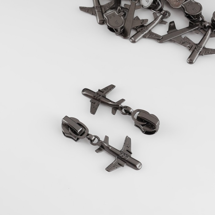 Бегунок автоматический для молнии «Спираль», №5, декоративный «Самолёт», цвет чёрный никель Бегунок автоматический для молнии «Спираль», №5, декоративный «Самолёт», цвет чёрный никель