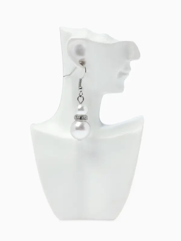 Бюст для украшений &laquo;Пол-лица&raquo;, мини, отверстие под серьгу, 6.6&times;6.8&times;11 см, белый