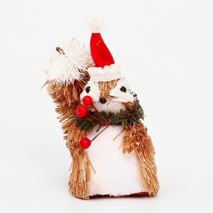 Декоративная подвеска «Белочка в новогоднем колпаке» 12 × 7 × 15 см Декоративная подвеска «Белочка в новогоднем колпаке» 12 × 7 × 15 см