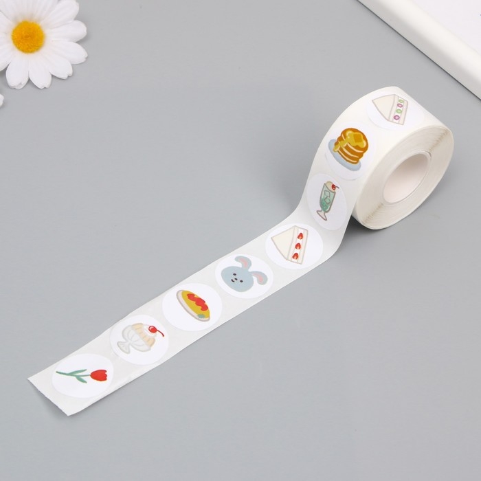 Наклейка бумага Наклейка бумага "Зайка и сладости" d=2,5 см 500 шт в рулоне 3х5,5х5,5см